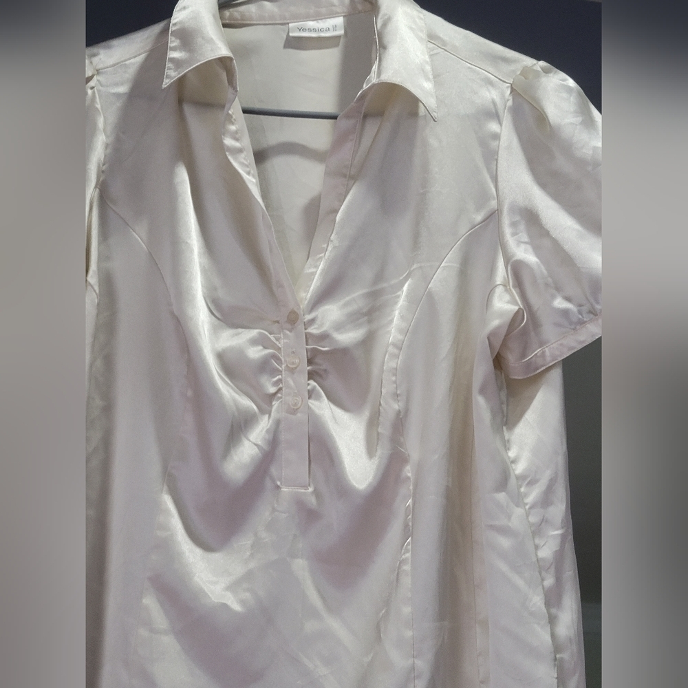 Women's Cream Puff-Sleeve Polo Blouse - Picture 4 of 8